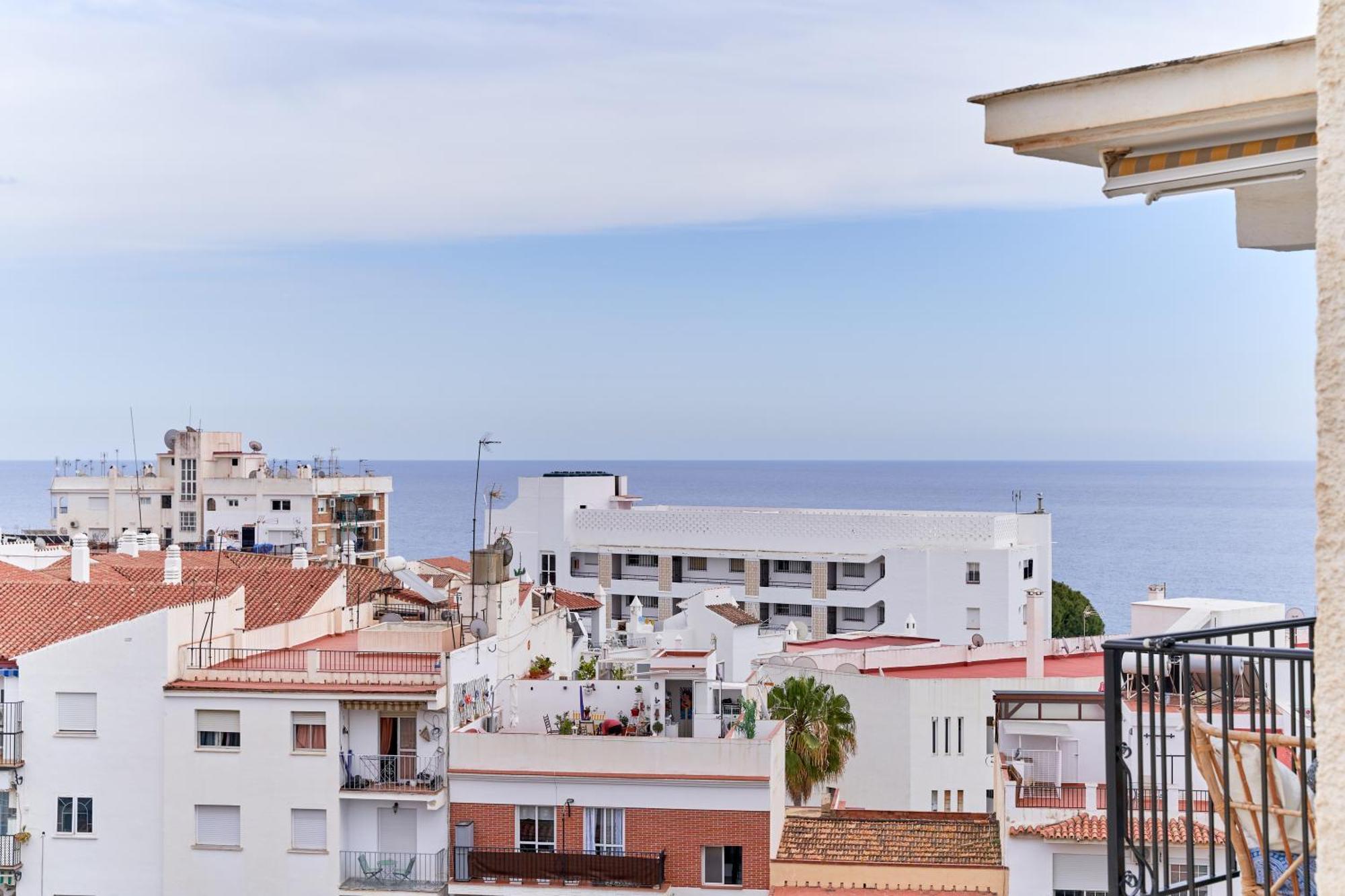 1 Bed Apartment With Sea View Nerja Eksteriør bilde