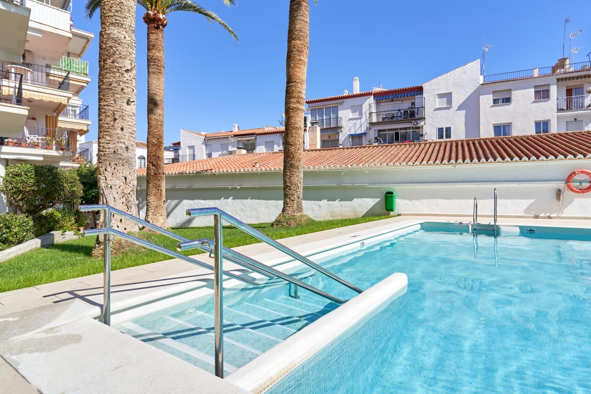 1 Bed Apartment With Sea View Nerja Eksteriør bilde