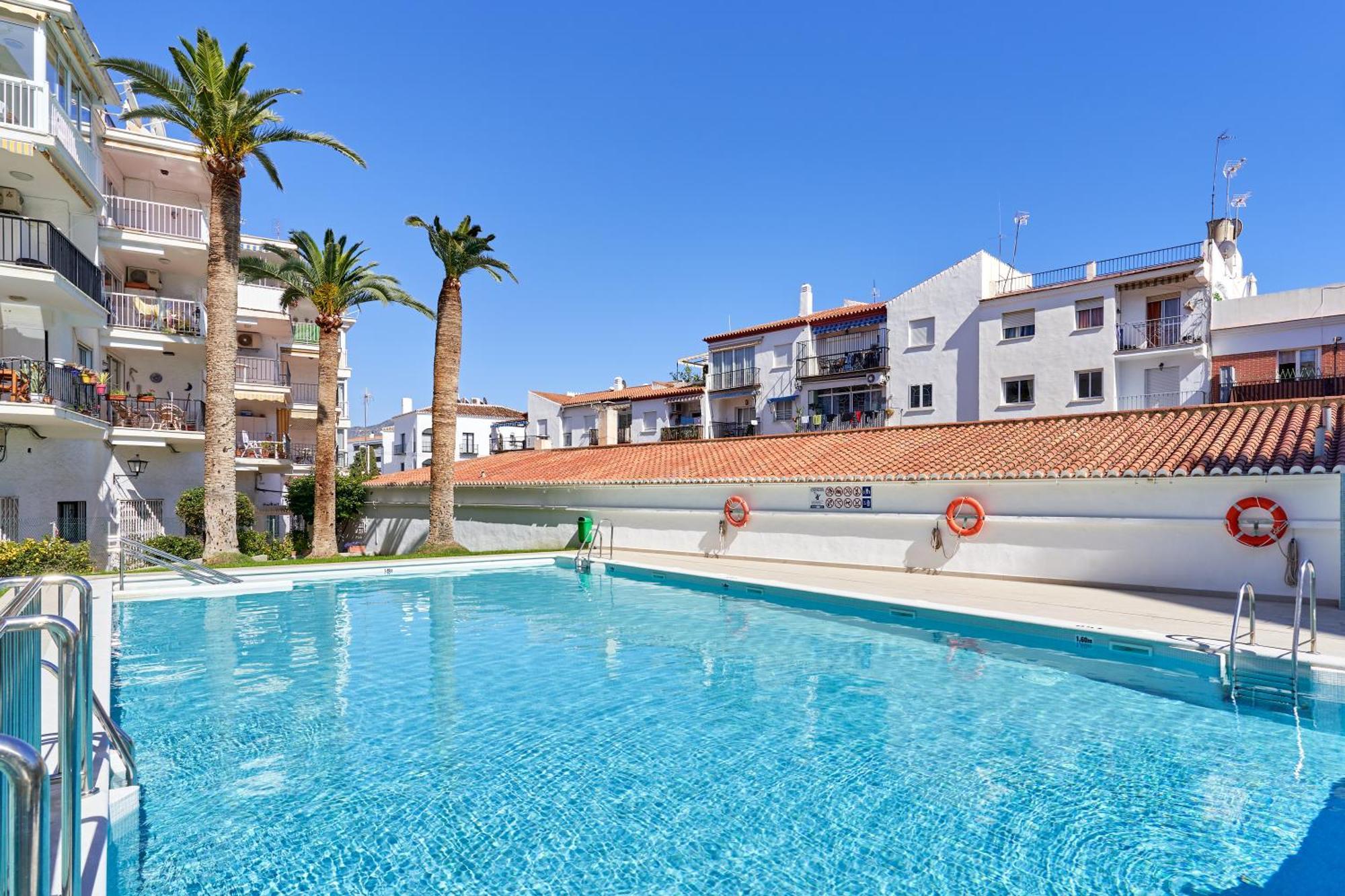 1 Bed Apartment With Sea View Nerja Eksteriør bilde